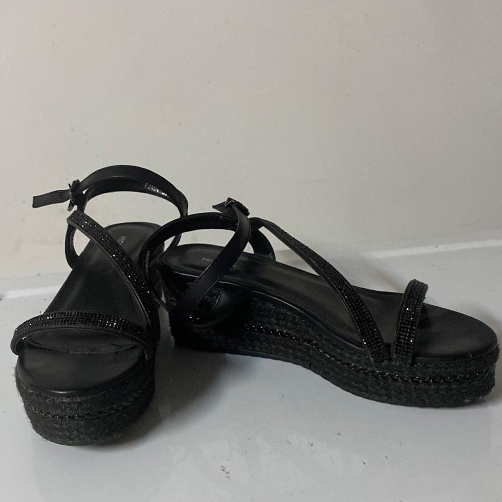 Black glittery strap summer shoes